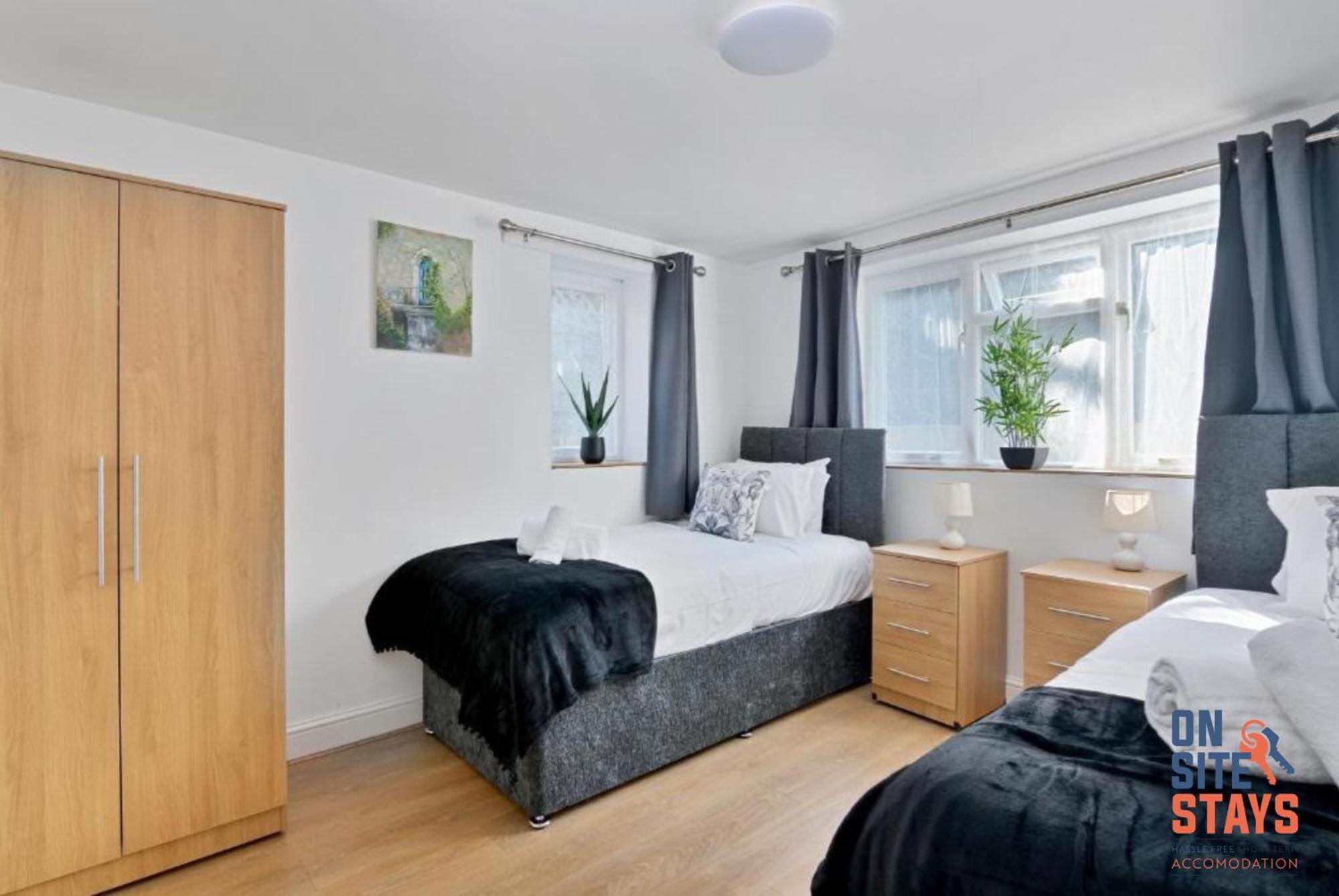 Onsitestays - Tranquil 2 Bedroom Apartment With Large Kitchen, Private Garden Near Wimbledon Station ロンドン エクステリア 写真